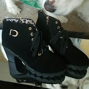 Black Chunky heeled boots, size 8